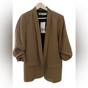 NWT Zara tan blazer w rushed sleeves Size XL